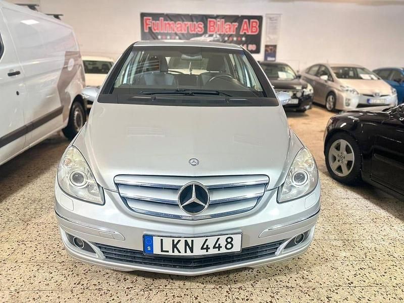 Begagnad Mercedes B200 193 HK (141 kW) 2006 Silver Minibuss
