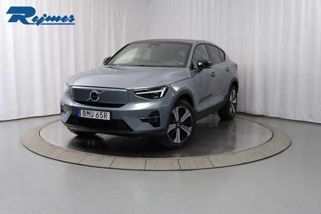 Grå Begagnad 2022 Volvo EC40 Plus SUV | 349 900 kr (Marknadspris) - Bild 1/4