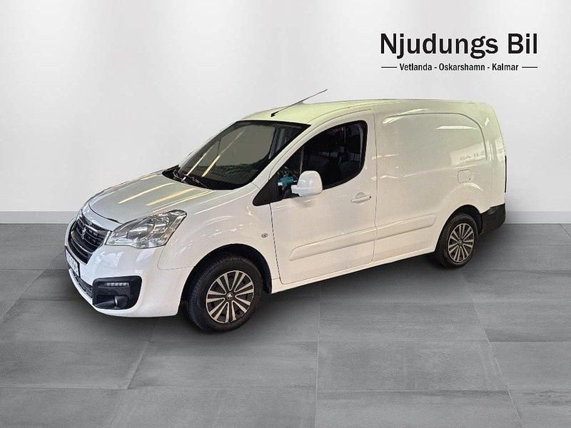 Vit Begagnad 2017 Peugeot Partner Van | 84 900 kr (Marknadspris) - Bild 1/4