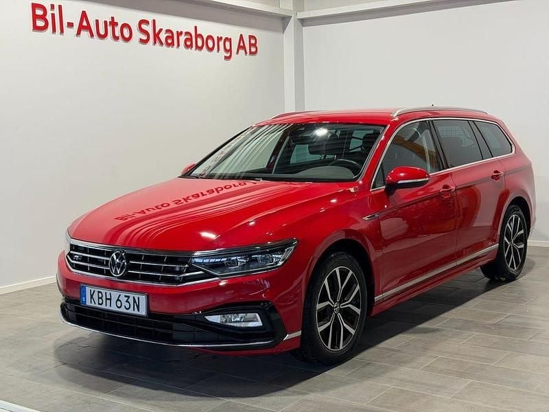 Röd Begagnad 2022 VW Passat GT Kombi | 289 500 kr (Marknadspris) - Bild 1/4