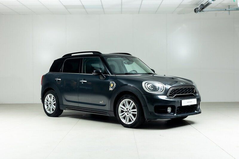 Grå Begagnad 2017 Mini Cooper Countryman Chili SUV | 185 000 kr (Bra pris) - Bild 1/4