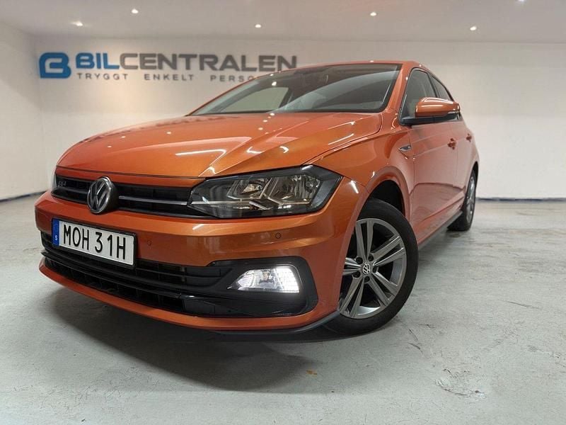 Orange Begagnad 2020 VW Polo R-line Halvkombi | 169 900 kr (Marknadspris) - Bild 1/4