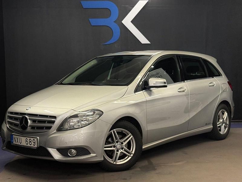 Silver Begagnad 2013 Mercedes B180 Minibuss | 79 900 kr (Dyr) - Bild 1/4