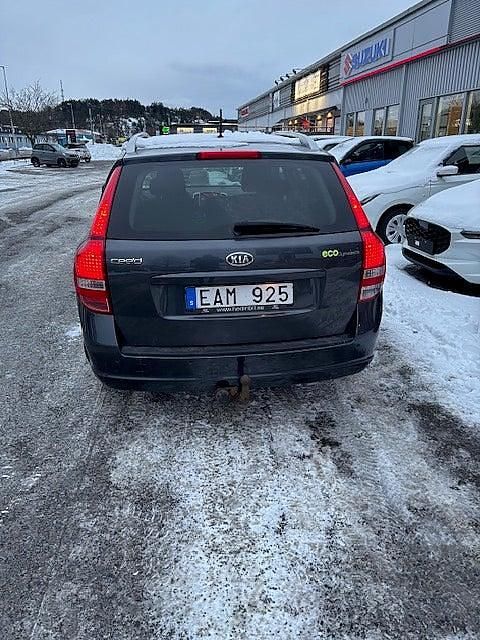 Begagnad Kia Ceed Sportswagon 128 HK (94 kW) 2011 Grå Kombi