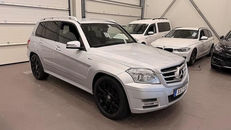 Silver Begagnad 2011 Mercedes GLK220 SUV | 177 900 kr (Lite dyr) - Bild 1/4