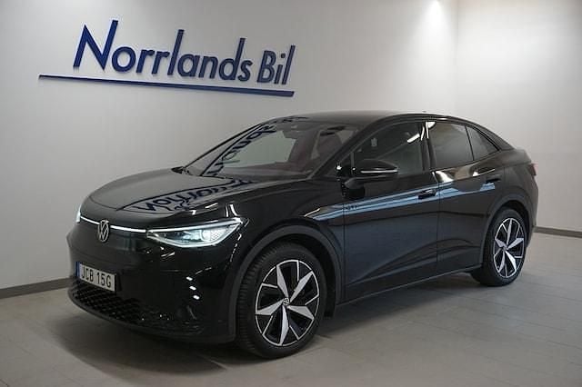 Svart (grenadilla black metallic) Begagnad 2023 VW ID.5 GTX SUV | 359 900 kr (Marknadspris) - Bild 1/4