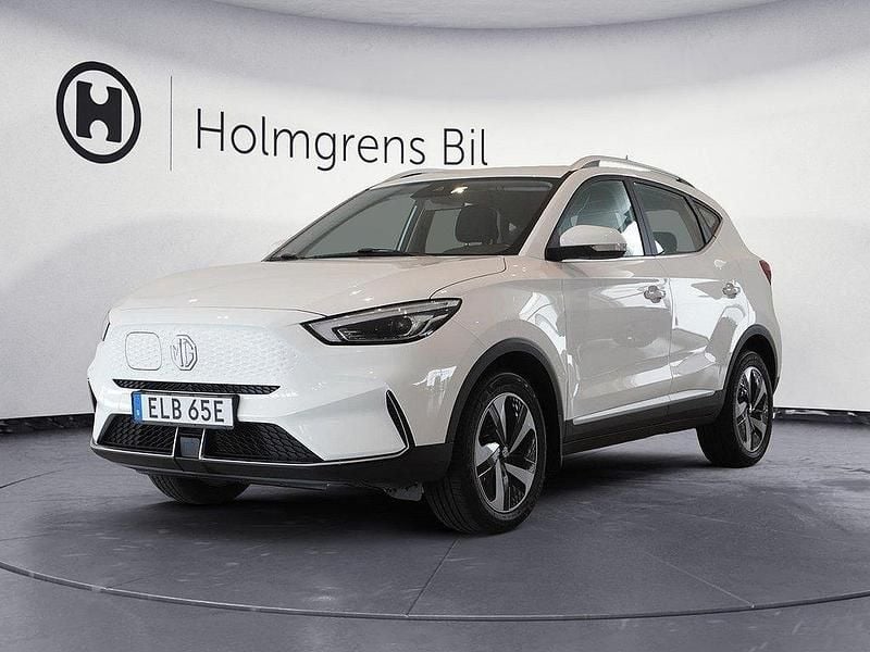 Vit Begagnad 2022 MG ZS Comfort Sedan | 239 900 kr (Marknadspris) - Bild 1/4