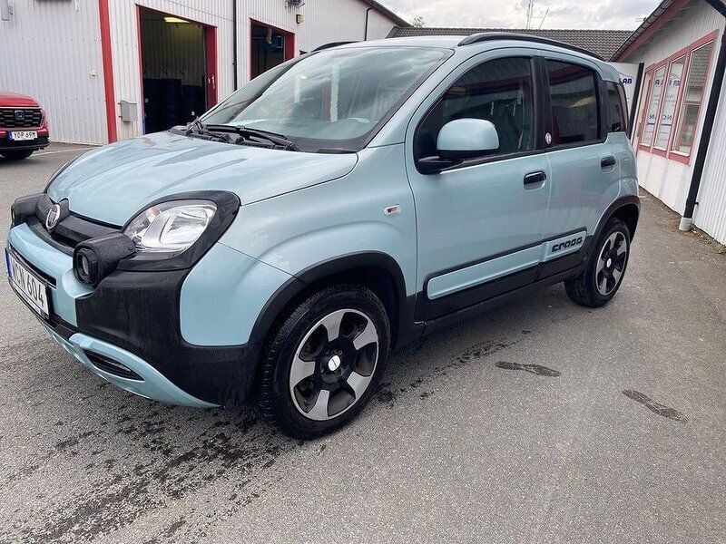 Grön Begagnad 2020 Fiat Panda Cross Cross Halvkombi | 132 900 kr - Bild 1/4