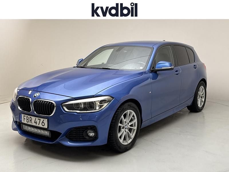 Blå Begagnad 2017 BMW 120 M Sport Halvkombi | 189 900 kr (Marknadspris) - Bild 1/3