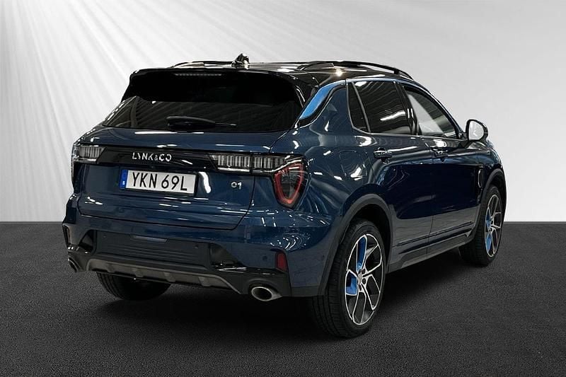 Begagnad Lynk & Co 01 264 HK (194 kW) 2023 Blå SUV