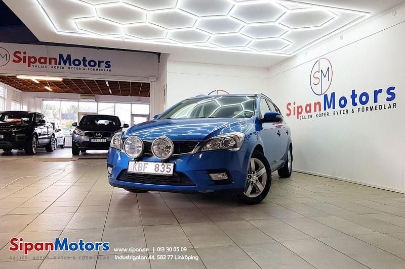 Blå Begagnad 2010 Kia Ceed Sportswagon Kombi | 44 900 kr (Marknadspris) - Bild 1/4