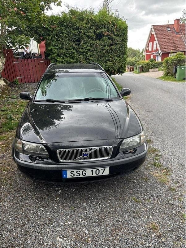 Svart Begagnad 2001 Volvo V70 Kombi | 8 500 kr (Bra pris) - Bild 1/2