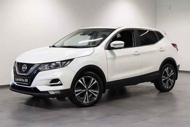 Vit (vit metallic) Begagnad 2020 Nissan Qashqai N-Connecta SUV | 189 000 kr (Marknadspris) - Bild 1/4