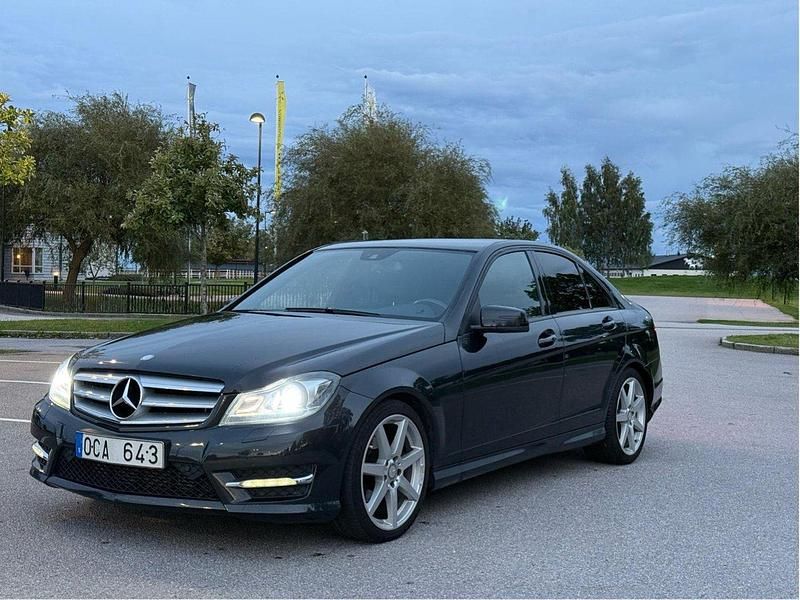 Svart Begagnad 2013 Mercedes C220 Avantgarde Sedan | 132 000 kr (Lite dyr) - Bild 1/4
