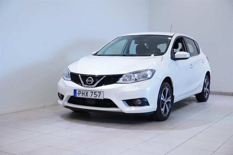 Vit Begagnad 2016 Nissan Pulsar Acenta Connect Halvkombi | 119 900 kr - Bild 1/4