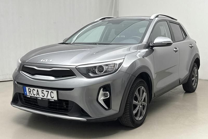Grå Begagnad 2025 Kia Stonic 4 SUV | 189 000 kr (Superpris) - Bild 1/4