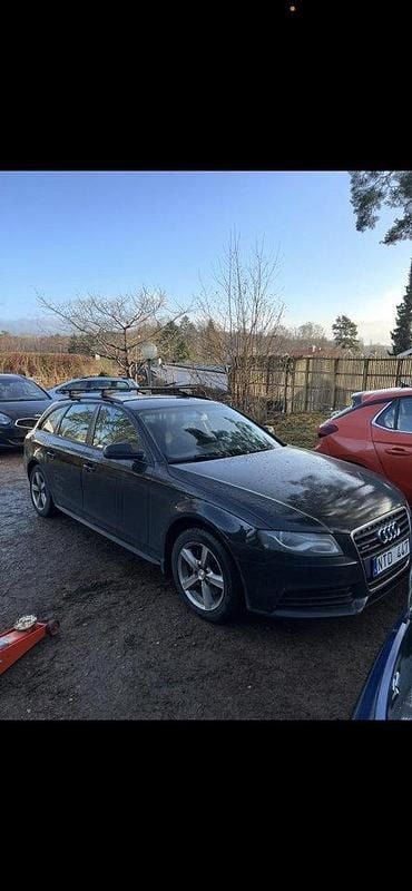 Svart Begagnad 2011 Audi A4 Kombi | 55 000 kr (Marknadspris) - Bild 1/3