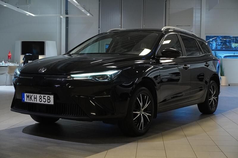 Begagnad MG MG5 EV Long Range 114 kW (156 HK) 2022 Svart Kombi