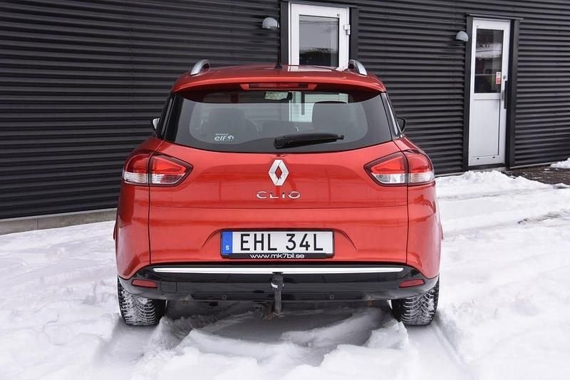 Begagnad Renault Clio IV Intens 90 HK (66 kW) 2019 Röd Kombi