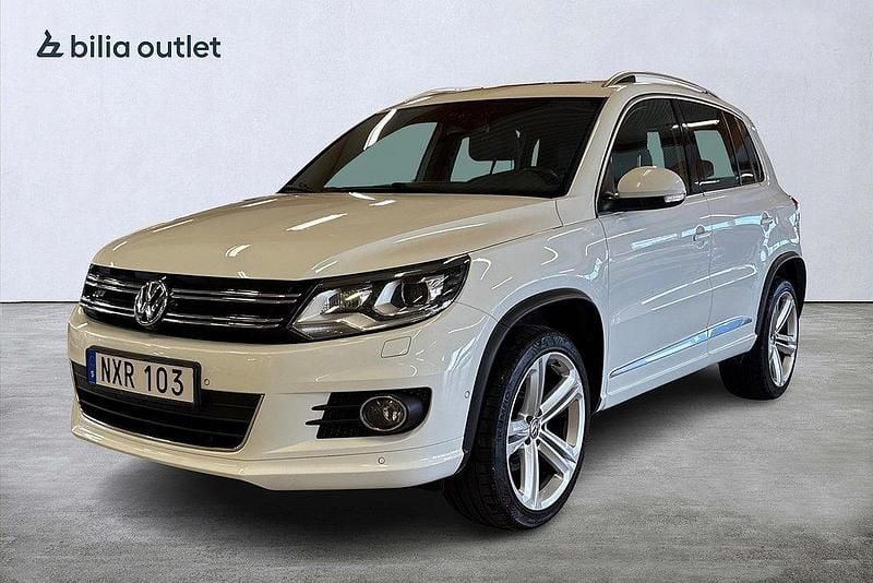 Vit Begagnad 2015 VW Tiguan R-line SUV | 154 900 kr (Bra pris) - Bild 1/3