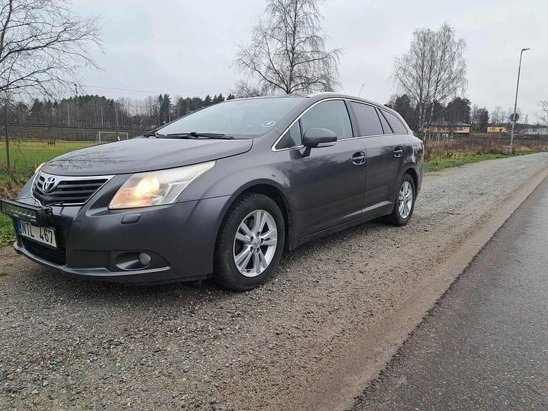 Begagnad Toyota Avensis 126 HK (92 kW) 2011 Kombi