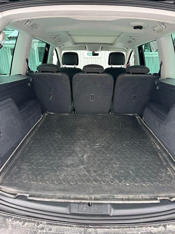 Begagnad 2016 VW Sharan Minibuss | 119 000 kr (Marknadspris) - Bild 1/4