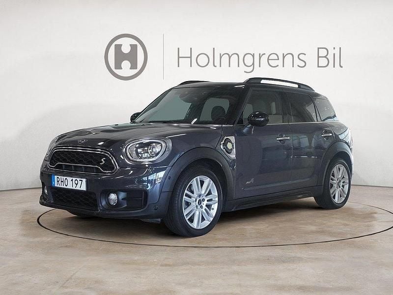 Grå Begagnad 2018 Mini Cooper S Countryman SUV | 179 800 kr - Bild 1/4