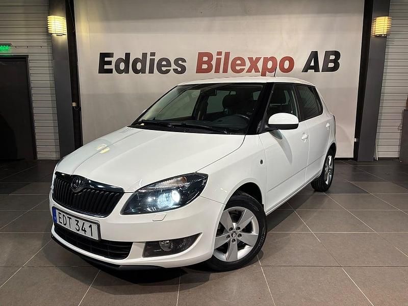 Begagnad Skoda Fabia Ambiente 86 HK (63 kW) 2014 Vit Halvkombi