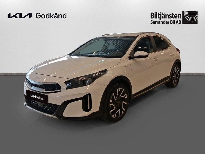 Vit Begagnad 2022 Kia XCeed SUV | 324 900 kr (Dyr) - Bild 1/4