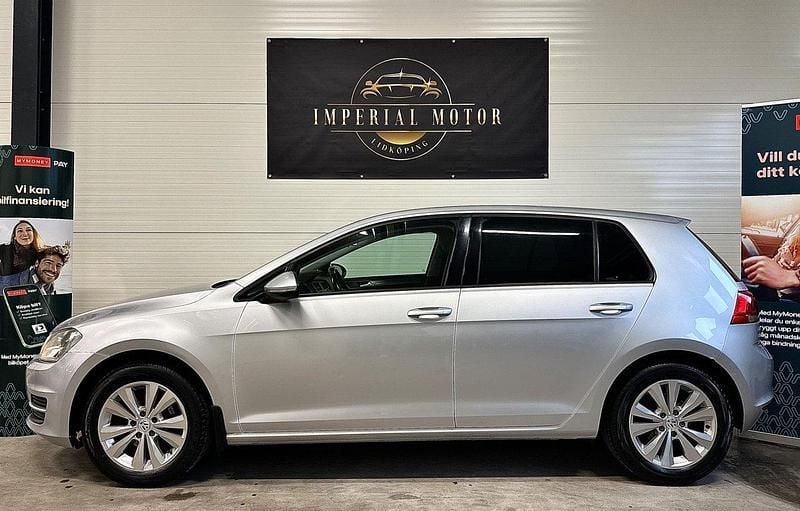 Silver Begagnad 2014 VW Golf VII Halvkombi | 69 900 kr (Marknadspris) - Bild 1/4