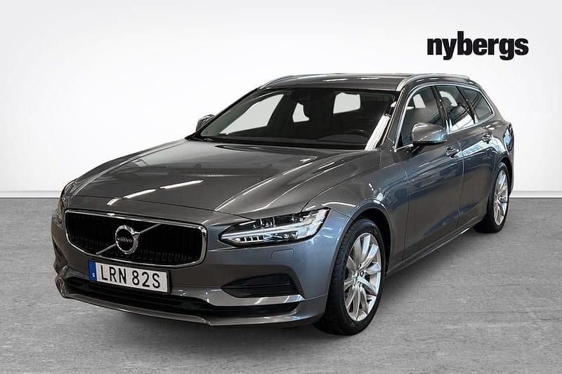 Begagnad Volvo V90 Momentum 192 HK (141 kW) 2019 Grå Kombi