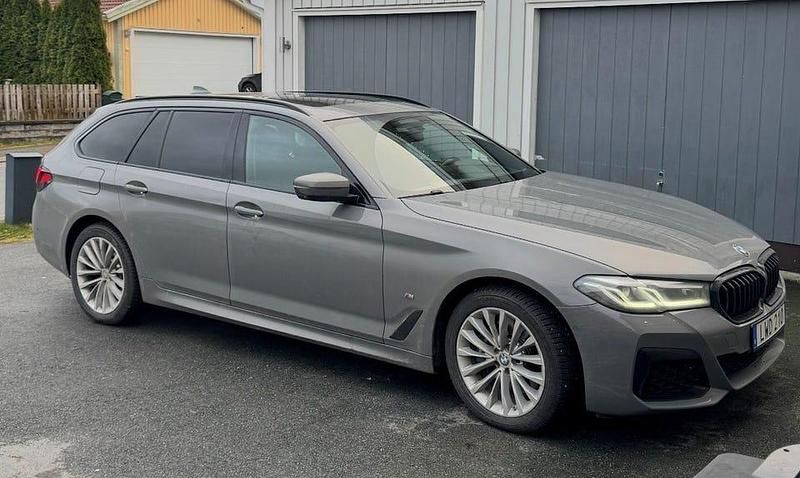 Begagnad BMW 530 M Sport 292 HK (214 kW) 2021 Bernina grey amber effect metallic Kombi