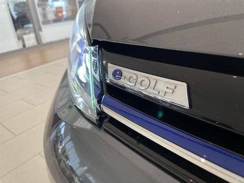 Begagnad VW e-Golf 100 kW (136 HK) 2020 Grå Halvkombi