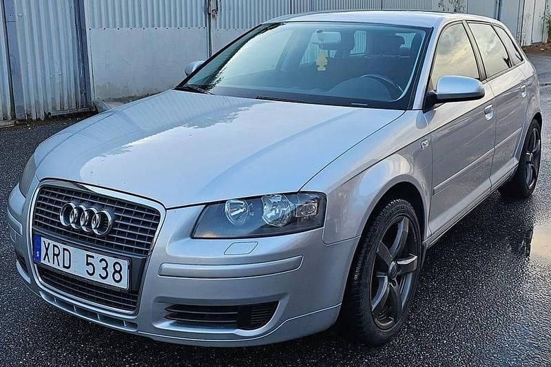 Silver Begagnad 2006 Audi A3 Attraction Halvkombi | 46 900 kr (Marknadspris) - Bild 1/4