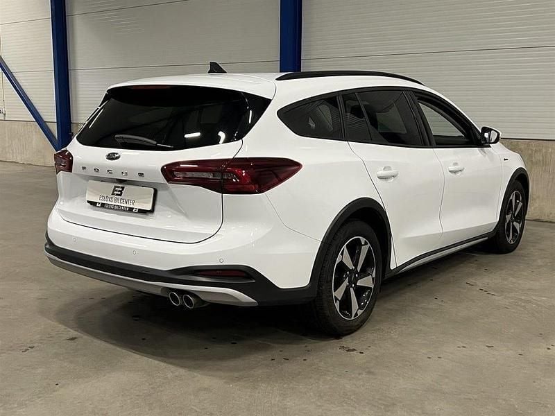 Begagnad Ford Focus Business Edition 125 HK (91 kW) 2023 Vit Kombi