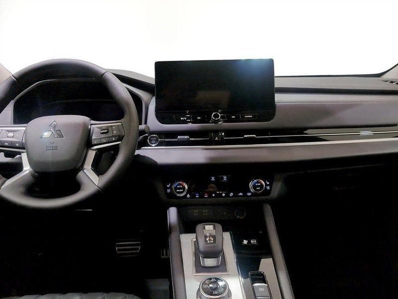 Ny Mitsubishi Outlander Instyle 306 HK (225 kW) 2025 White diamond with black roof SUV