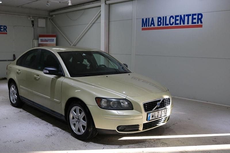 Ljusgrön Begagnad 2003 Volvo S40 Sedan | 59 000 kr (Lite dyr) - Bild 1/4