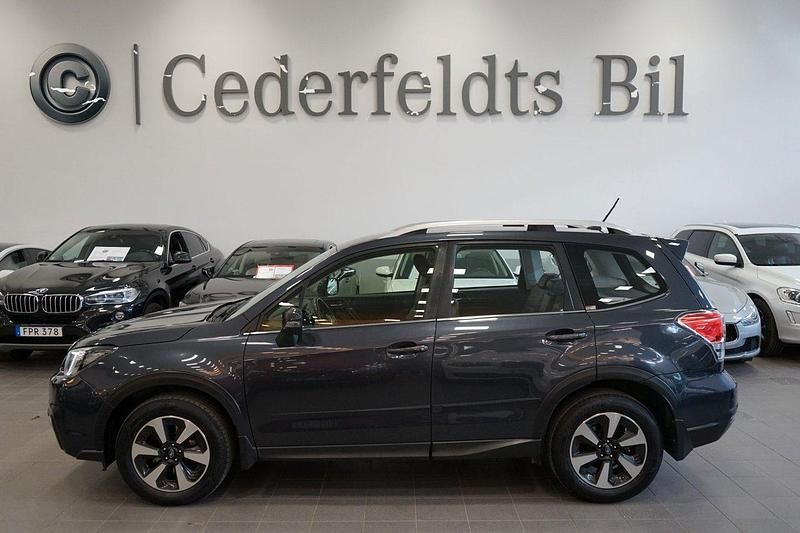 Mörkgrå Begagnad 2016 Subaru Forester SUV | 125 800 kr (Bra pris) - Bild 1/4