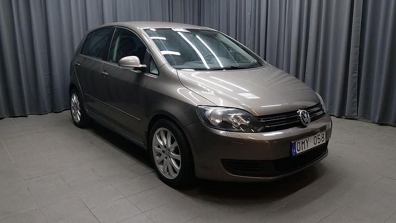 Begagnad VW Golf VI 105 HK (77 kW) 2011 Brun Halvkombi