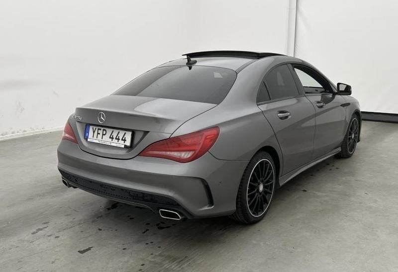 Grå Begagnad 2016 Mercedes CLA220 AMG Sedan | 190 000 kr (Lite dyr) - Bild 1/4