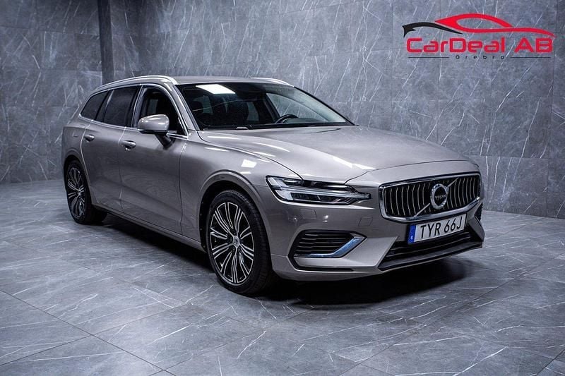 Grå Begagnad 2021 Volvo V60 Inscription Kombi | 258 800 kr (Marknadspris) - Bild 1/4