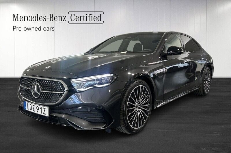 Grå (grey) Begagnad 2025 Mercedes E220 Sedan | 759 900 kr - Bild 1/4