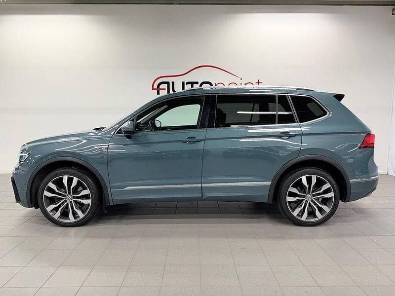 Begagnad VW Tiguan Allspace R-line 200 HK (147 kW) 2020 Blå (petroleum blue metallic) SUV