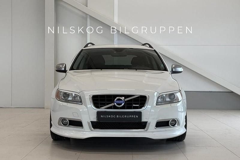 Begagnad Volvo V70 R-Design 231 HK (169 kW) 2011 Vit Kombi