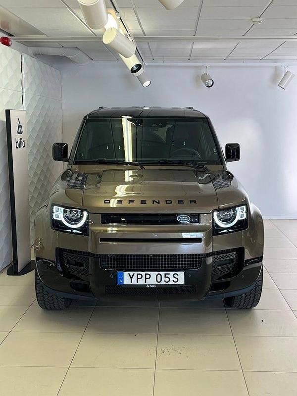Begagnad Land Rover Defender Black Edition 301 HK (221 kW) 2025 Gondwana stone metallic SUV