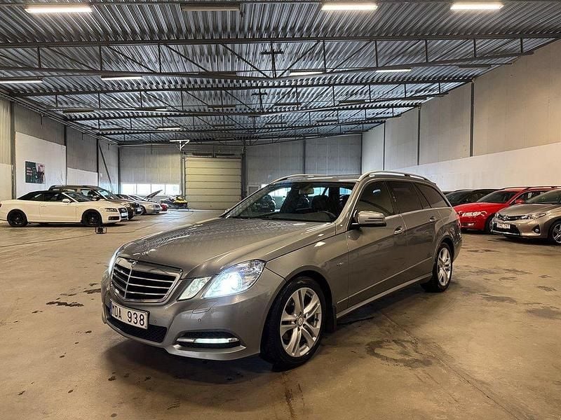 Silver Begagnad 2011 Mercedes E220 Avantgarde Kombi | 119 900 kr (Marknadspris) - Bild 1/4