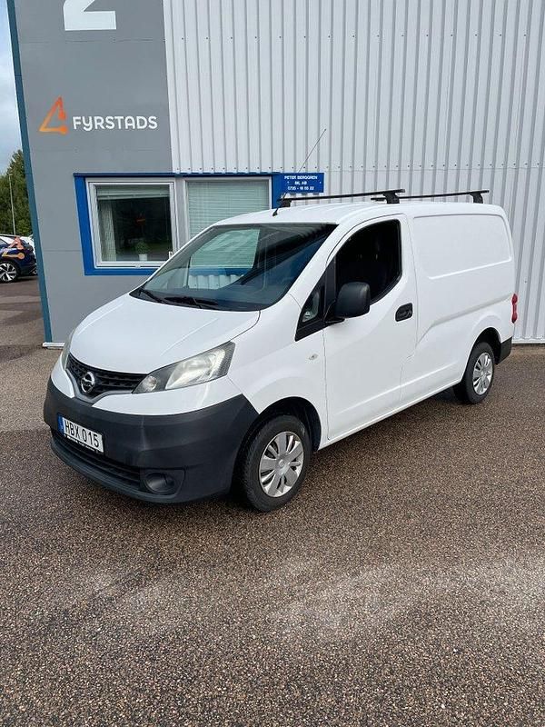 Vit Begagnad 2016 Nissan NV200 Van | 78 000 kr (Marknadspris) - Bild 1/4