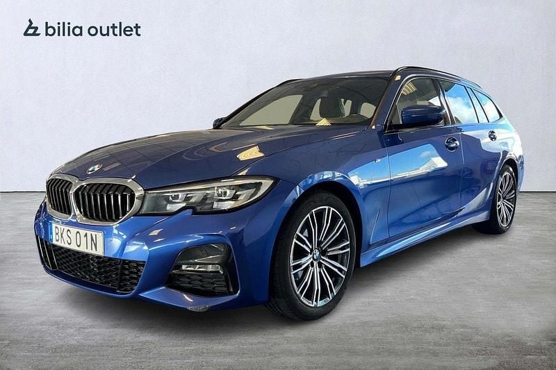Blå Begagnad 2021 BMW 320 M Sport Kombi | 349 900 kr (Marknadspris) - Bild 1/3