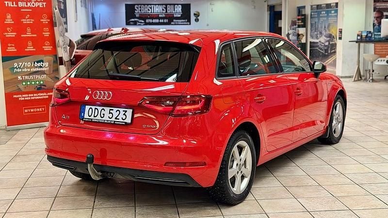 Begagnad Audi A3 Sportback g-tron Attraction 110 HK (80 kW) 2016 Röd Halvkombi