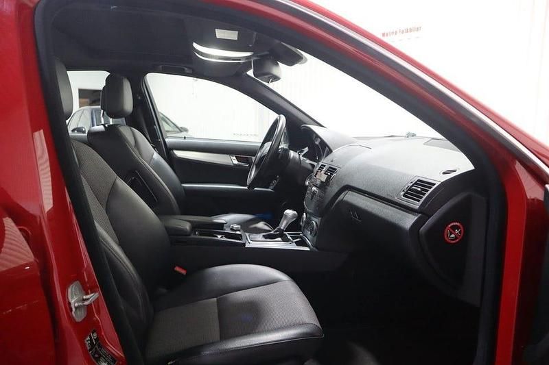 Begagnad Mercedes C180 AMG 156 HK (114 kW) 2010 Ljusröd Sedan